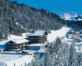 Гостиница Family Hotel il Caminetto, Канацеи